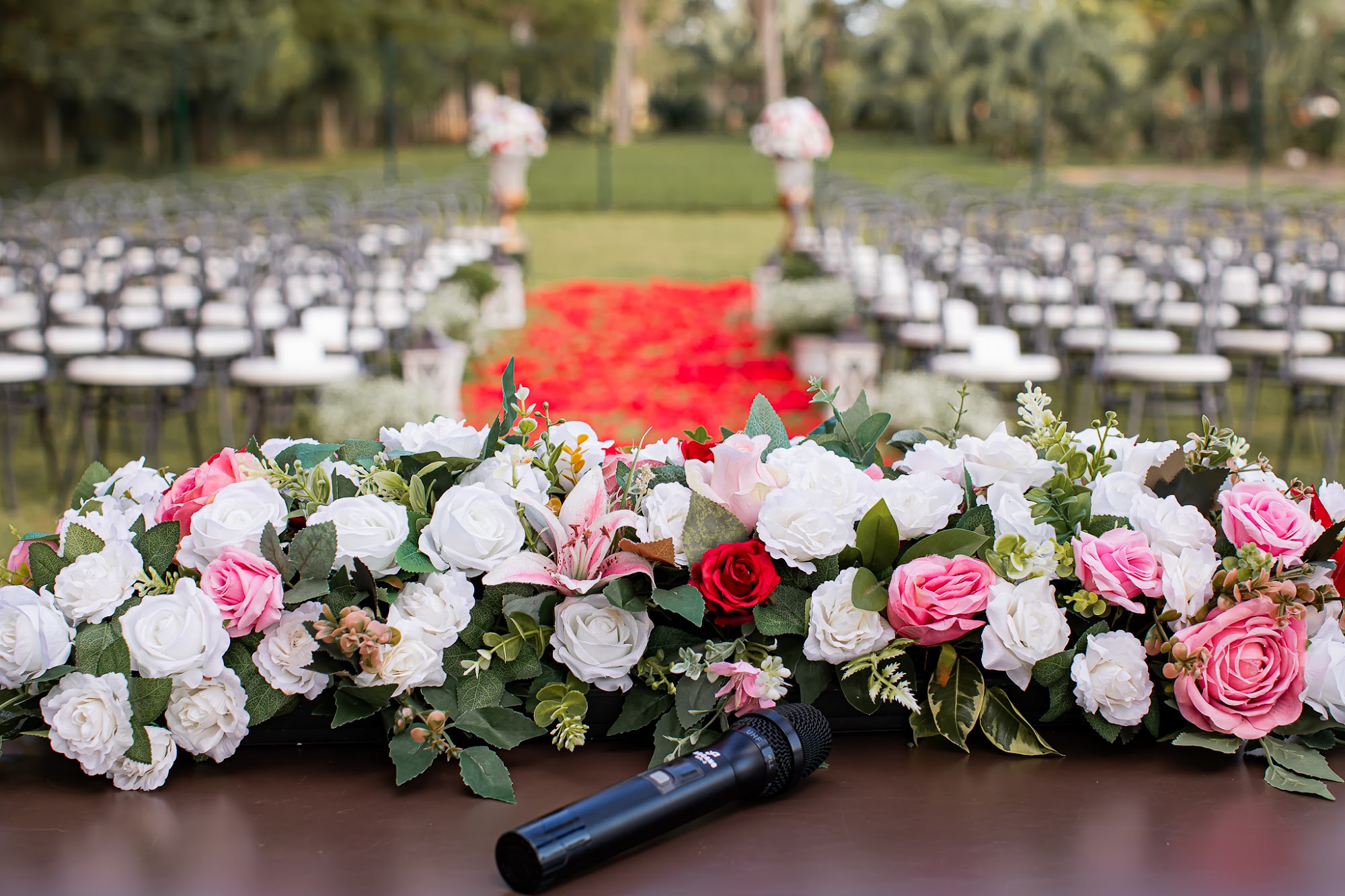 Cerimônia de casamento ao ar livre na chácara Sonho Meu Eventos