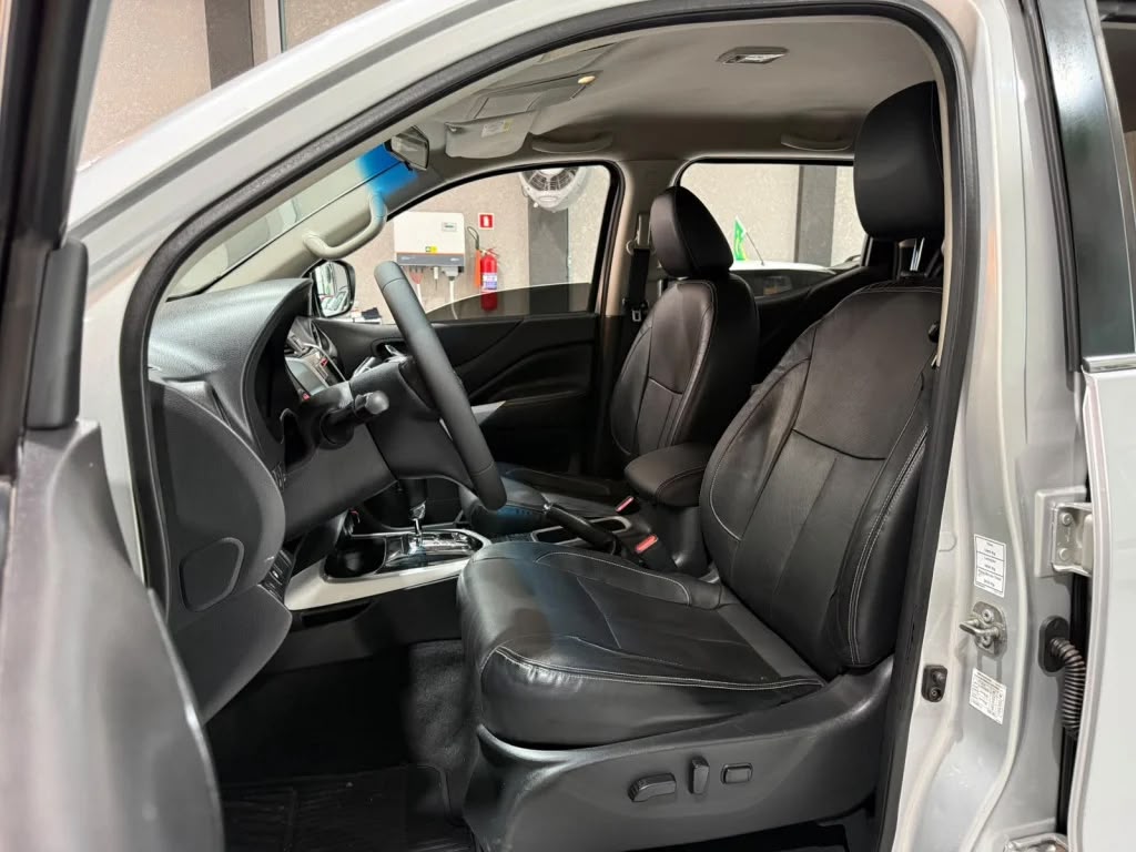 Nissan Frontier FRONTIER 2.3 16V TURBO DIESEL LE CD 4X4 AUTOMÁTICO miniatura 8