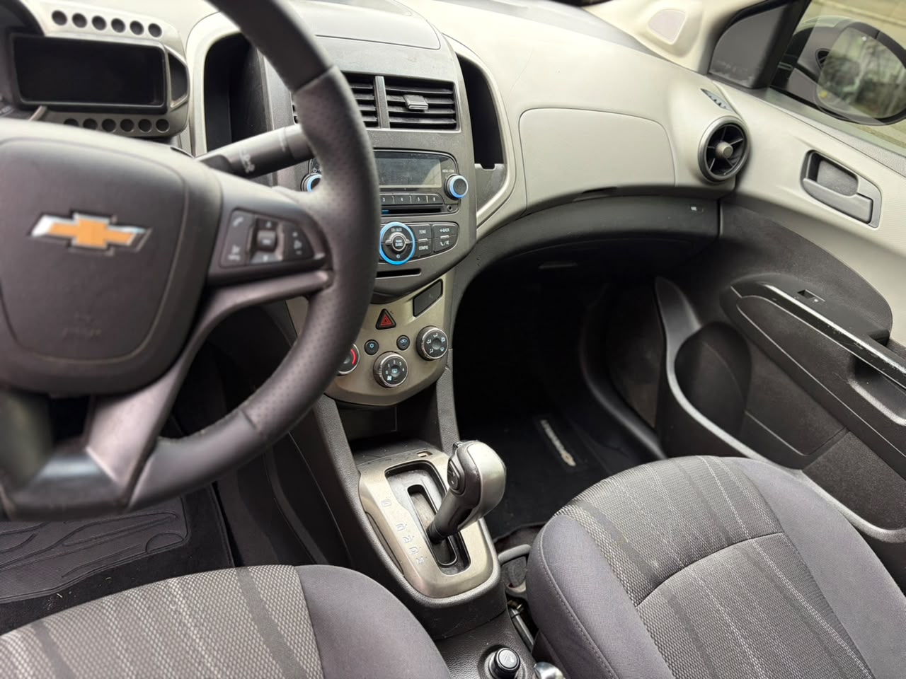 Chevrolet Onix SONIC SEDAN LT 1.6 AUT miniatura 9