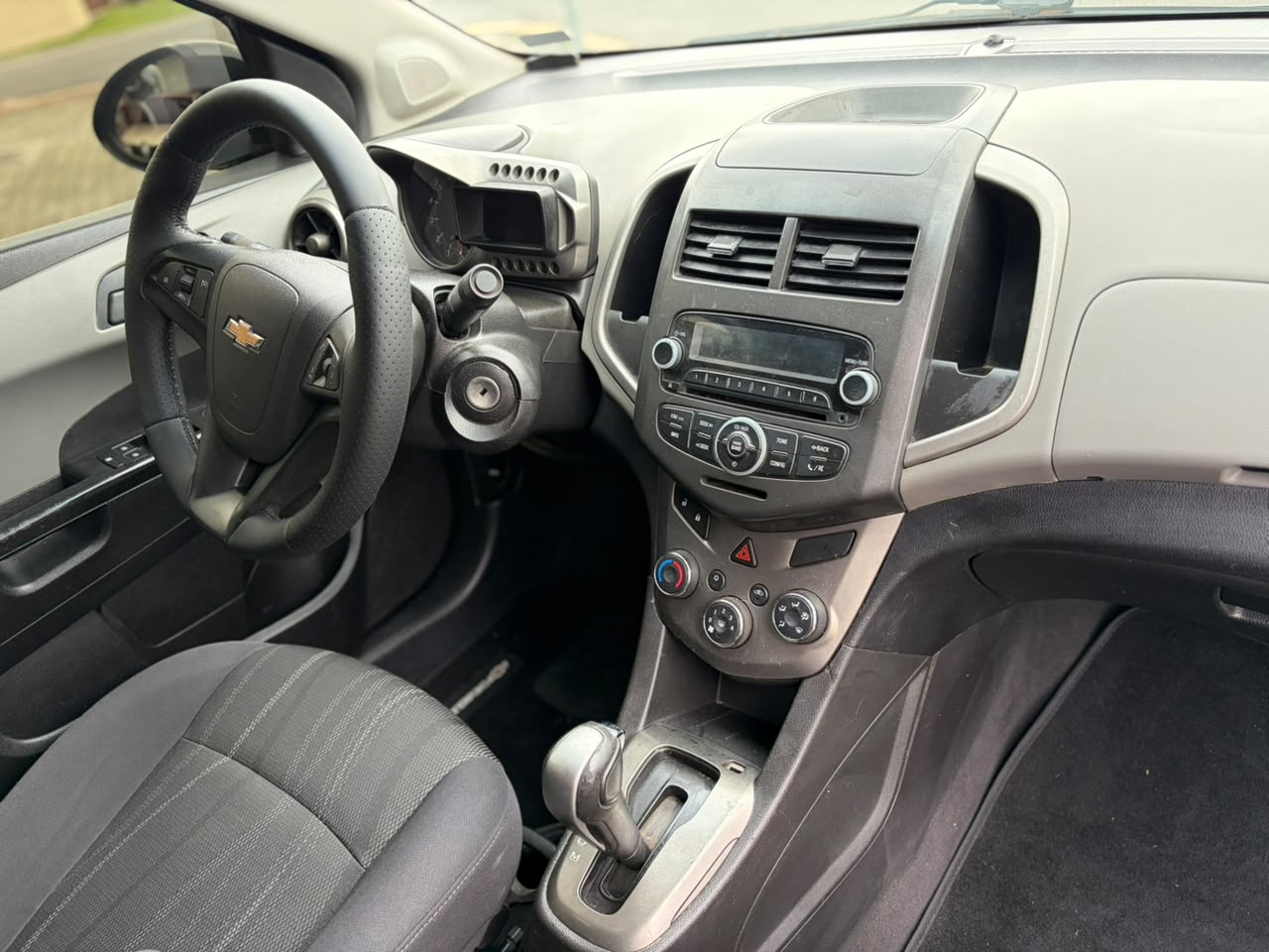 Chevrolet Onix SONIC SEDAN LT 1.6 AUT miniatura 13