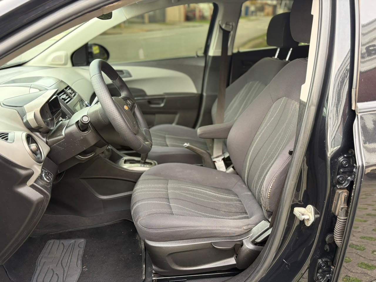 Chevrolet Onix SONIC SEDAN LT 1.6 AUT miniatura 11