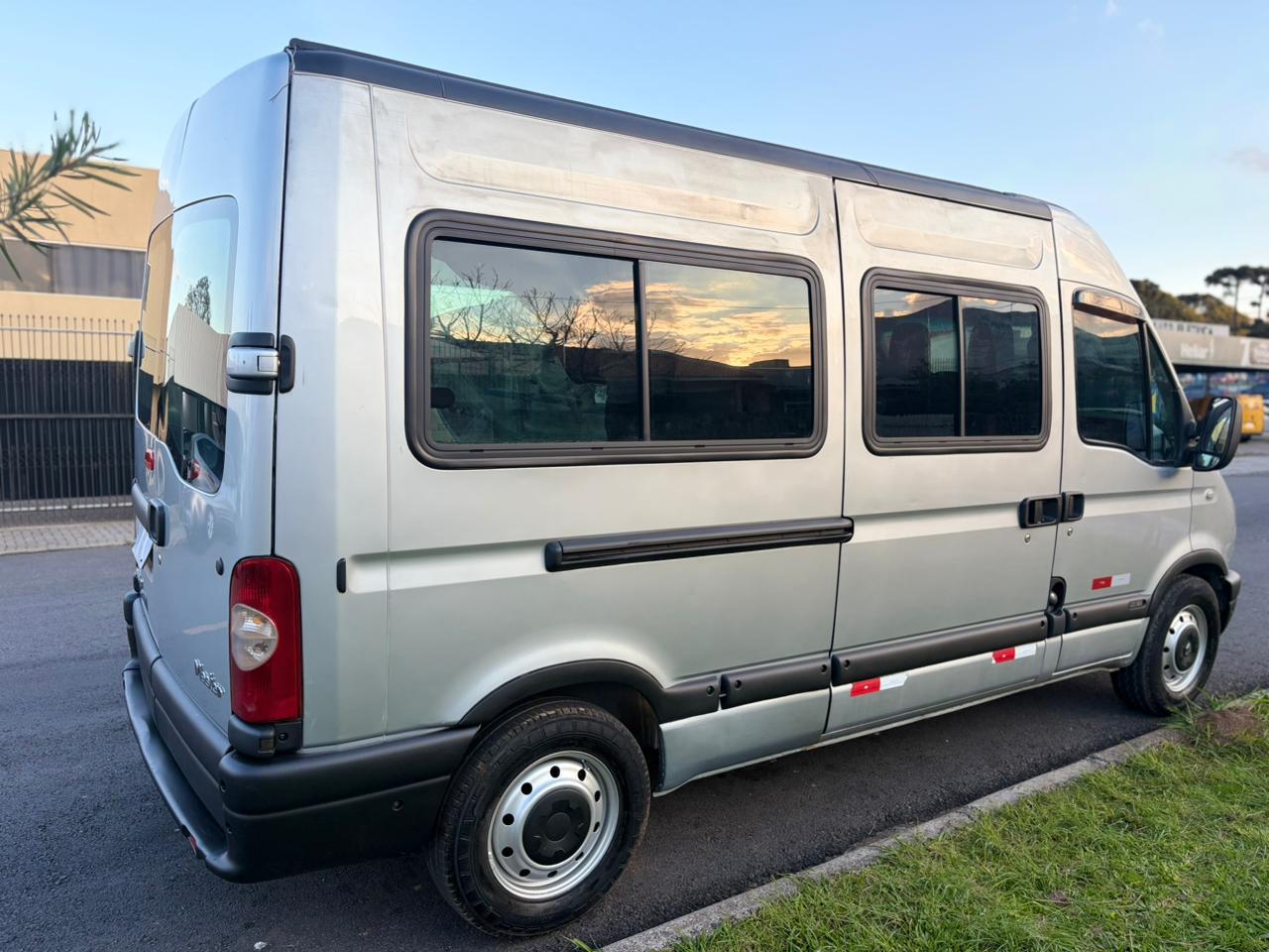 Renault Master Renault MASTER MINIBUS 16LG miniatura 2
