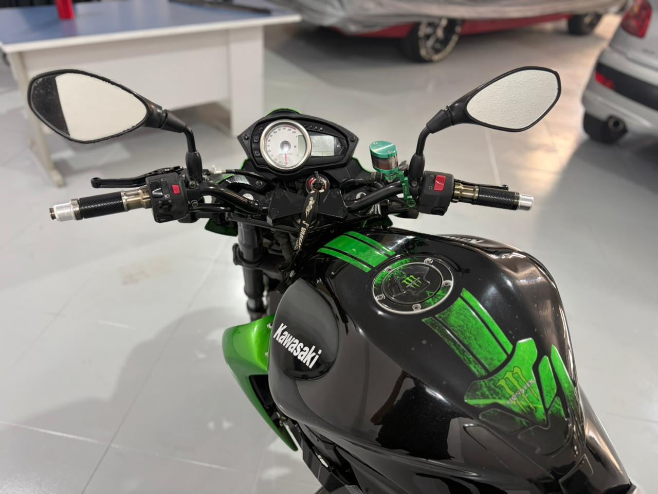Kia EV6 Kawasaki KAWAZAKI Z 750 miniatura 10