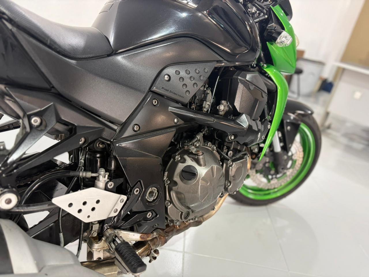 Kia EV6 Kawasaki KAWAZAKI Z 750 miniatura 13