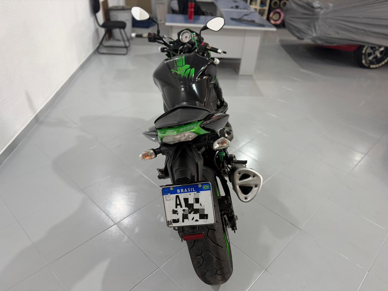 Kia EV6 Kawasaki KAWAZAKI Z 750 miniatura 7