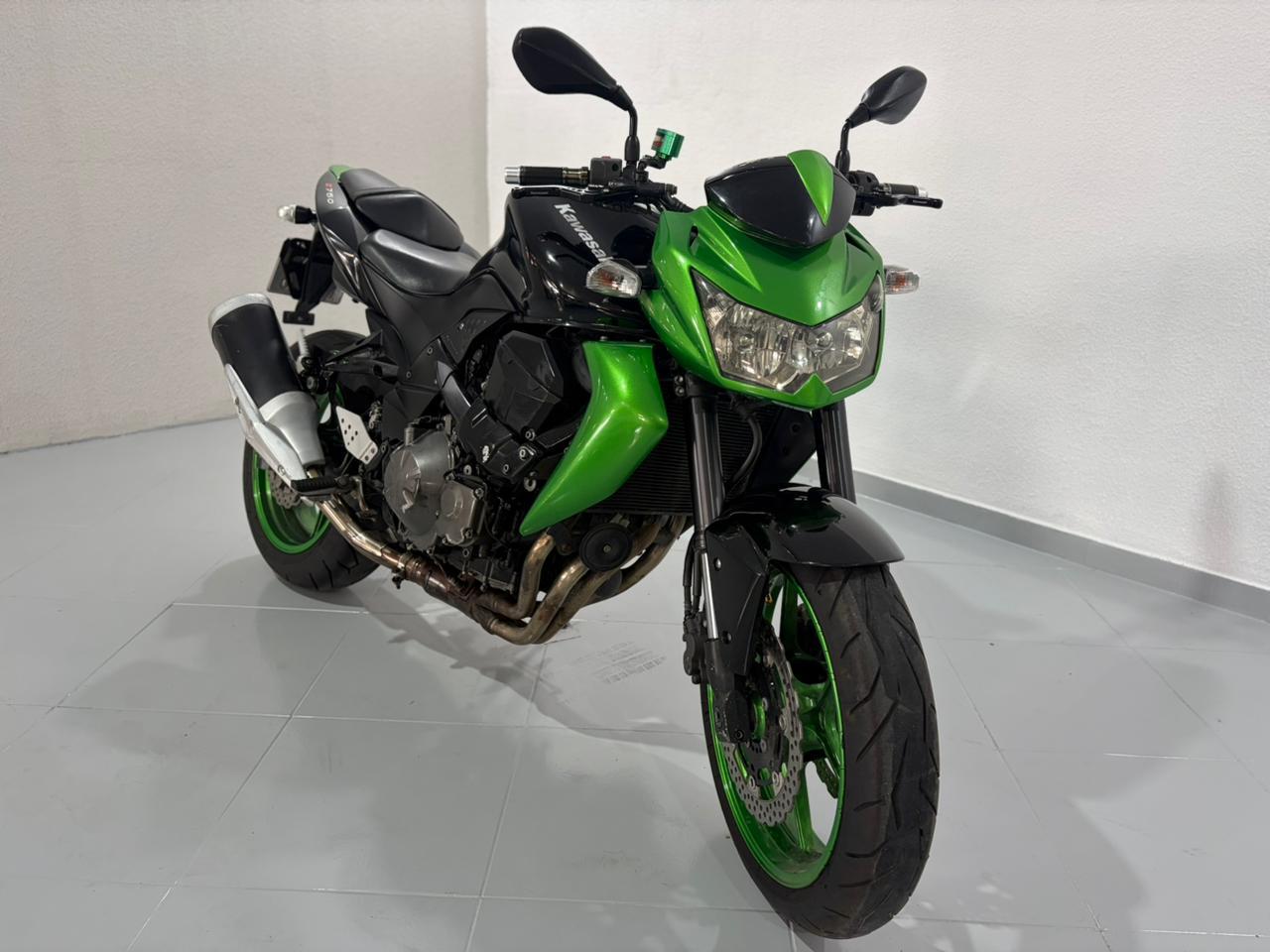 Kia EV6 Kawasaki KAWAZAKI Z 750 miniatura 2