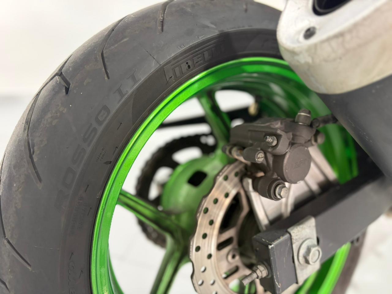 Kia EV6 Kawasaki KAWAZAKI Z 750 miniatura 12